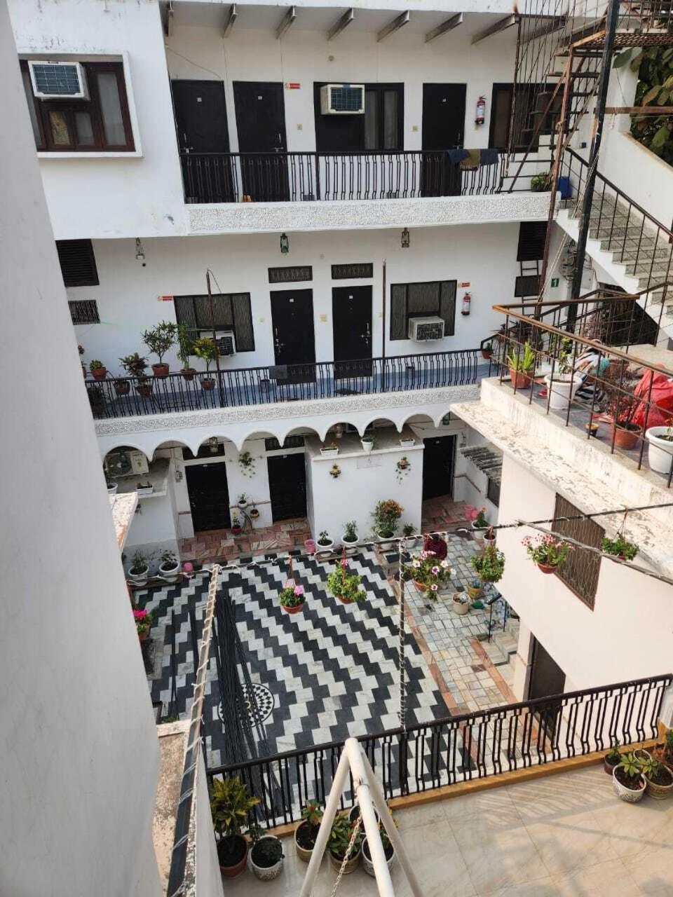 Ashirwad Gh Hotel 3*