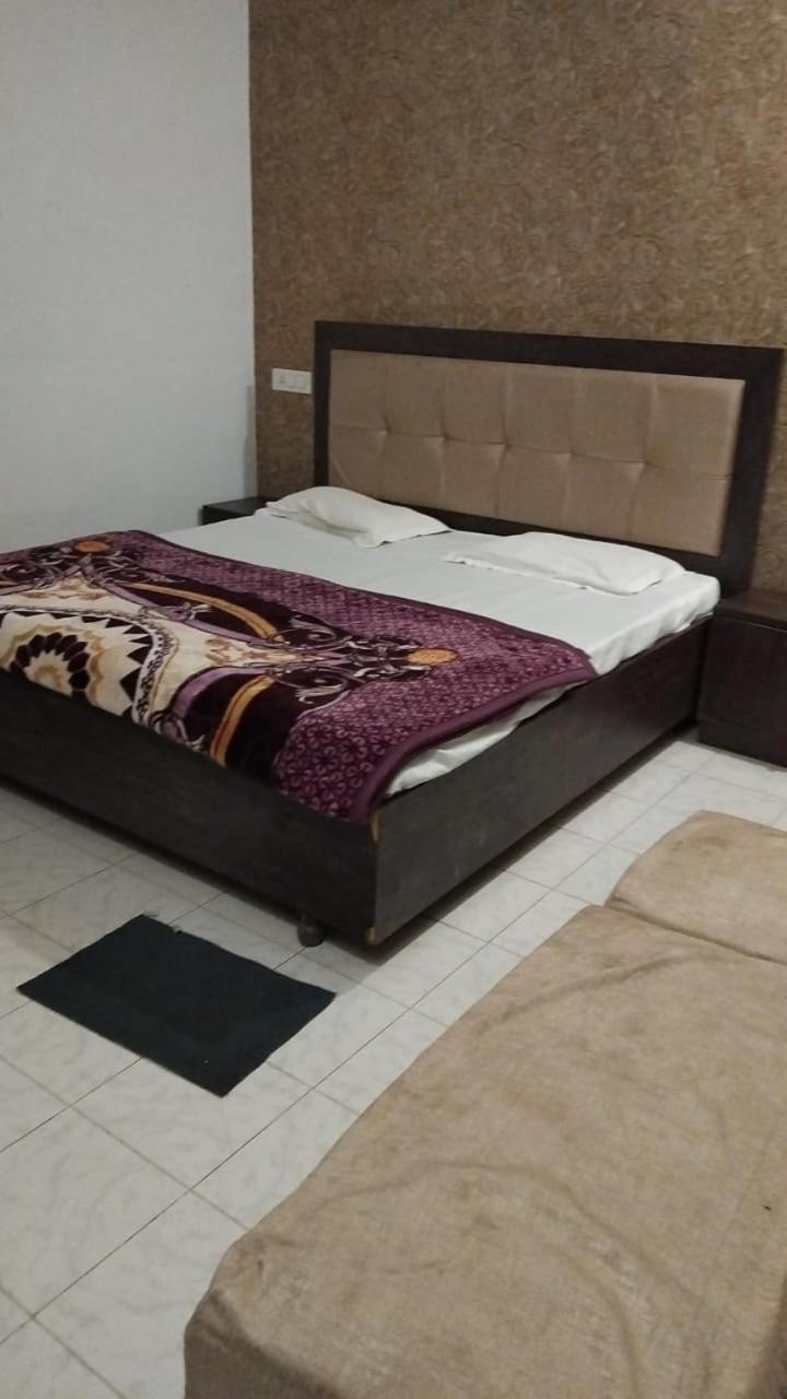 Hotel Ashirwad Gh Varanasi