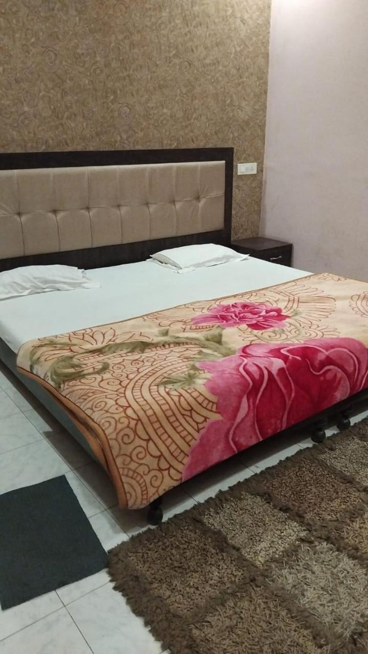 Ashirwad Gh 3* Varanasi